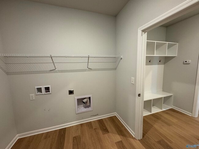 Building Photo - 214 Portrait St