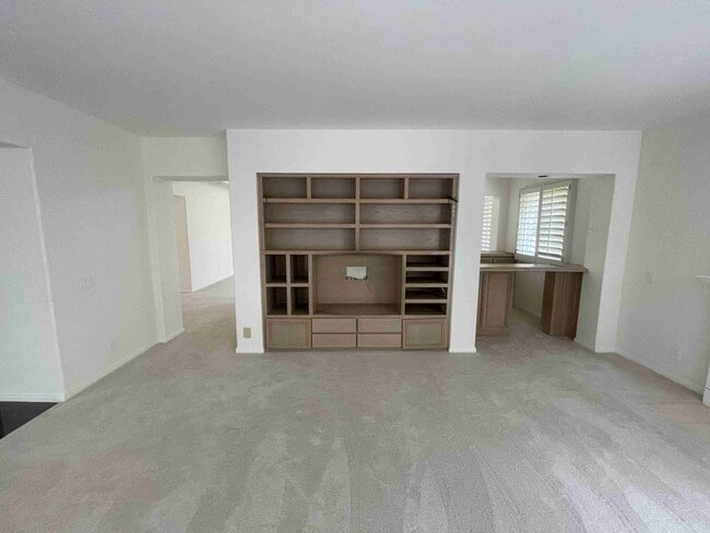 Building Photo - CALABASAS MEDITERRANEAN ESTATE IN THE BELL...