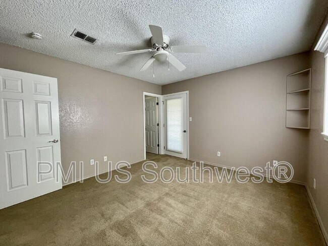 Building Photo - 3619 Gem St