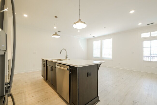 Building Photo - 514 Alice Wy