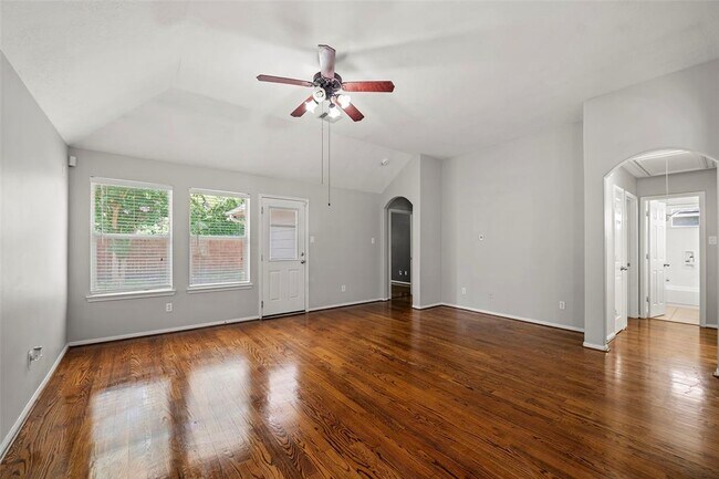 Building Photo - 6907 Birnam Garden Lane