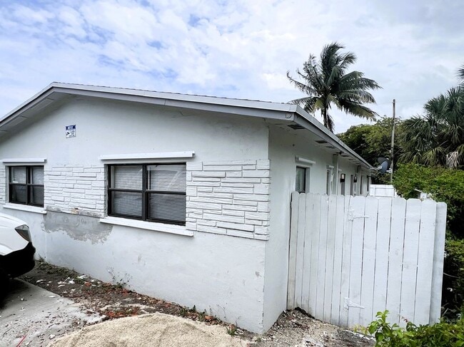 Building Photo - 2226 Cody St