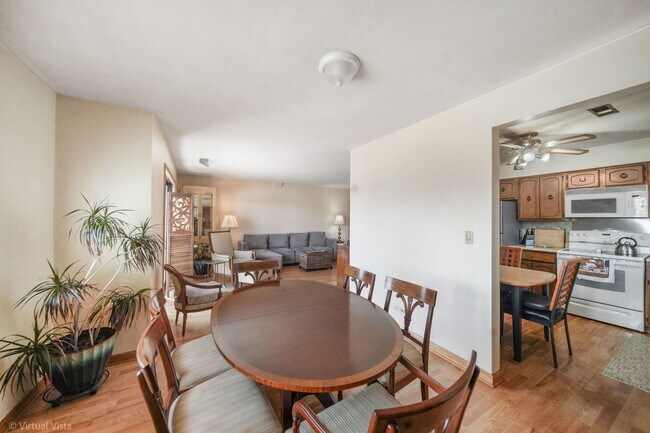 Building Photo - 1601 N 76th Ct