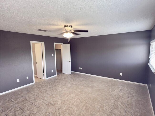 Building Photo - 3640 Bass Loop