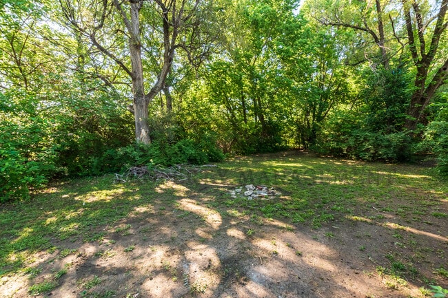 Building Photo - 1303 W 33rd St S