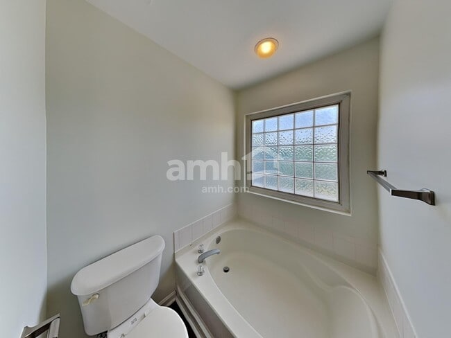 Building Photo - 931 Rocky Meadows Ln