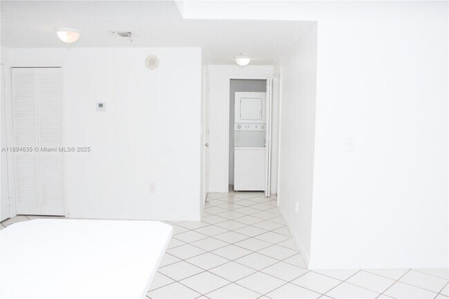 Building Photo - 3500 Coral Wy
