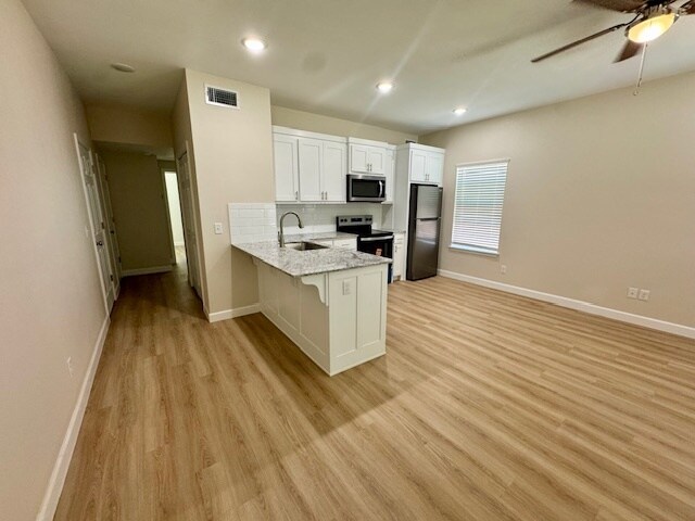 Building Photo - 700 E Johnson Ave