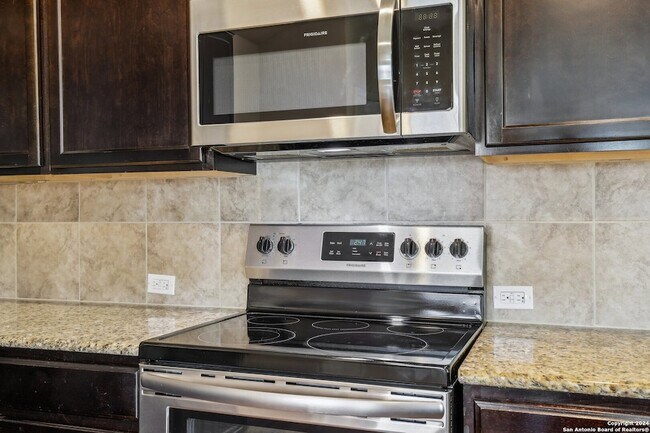 Building Photo - 6906 Quantum Lp