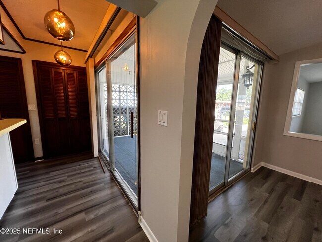 Building Photo - 11505 Inez Dr