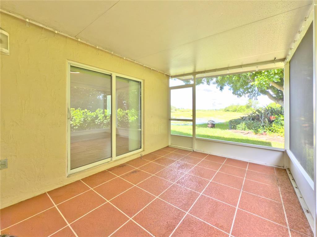 Building Photo - 1583 Presidio Dr