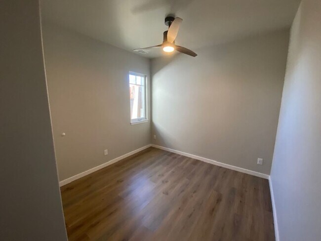 Building Photo - Pacific Grove Cottage!