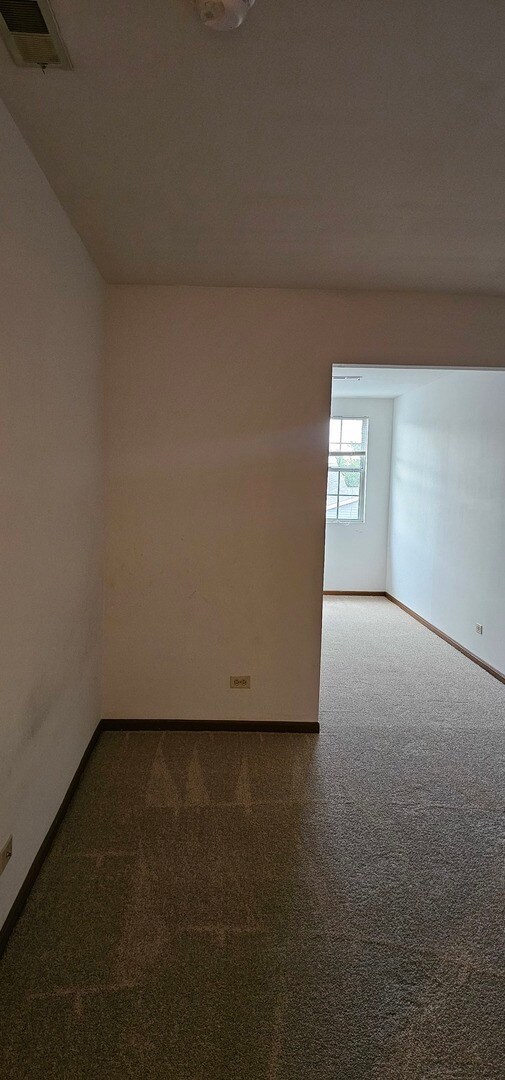 Building Photo - 301 Village Creek Dr
