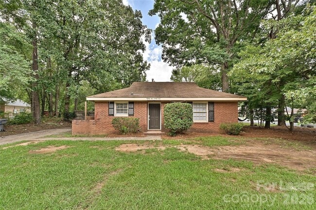 Building Photo - 8439 Country Oaks Rd