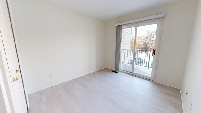 Building Photo - 1906 Lindsay Ln