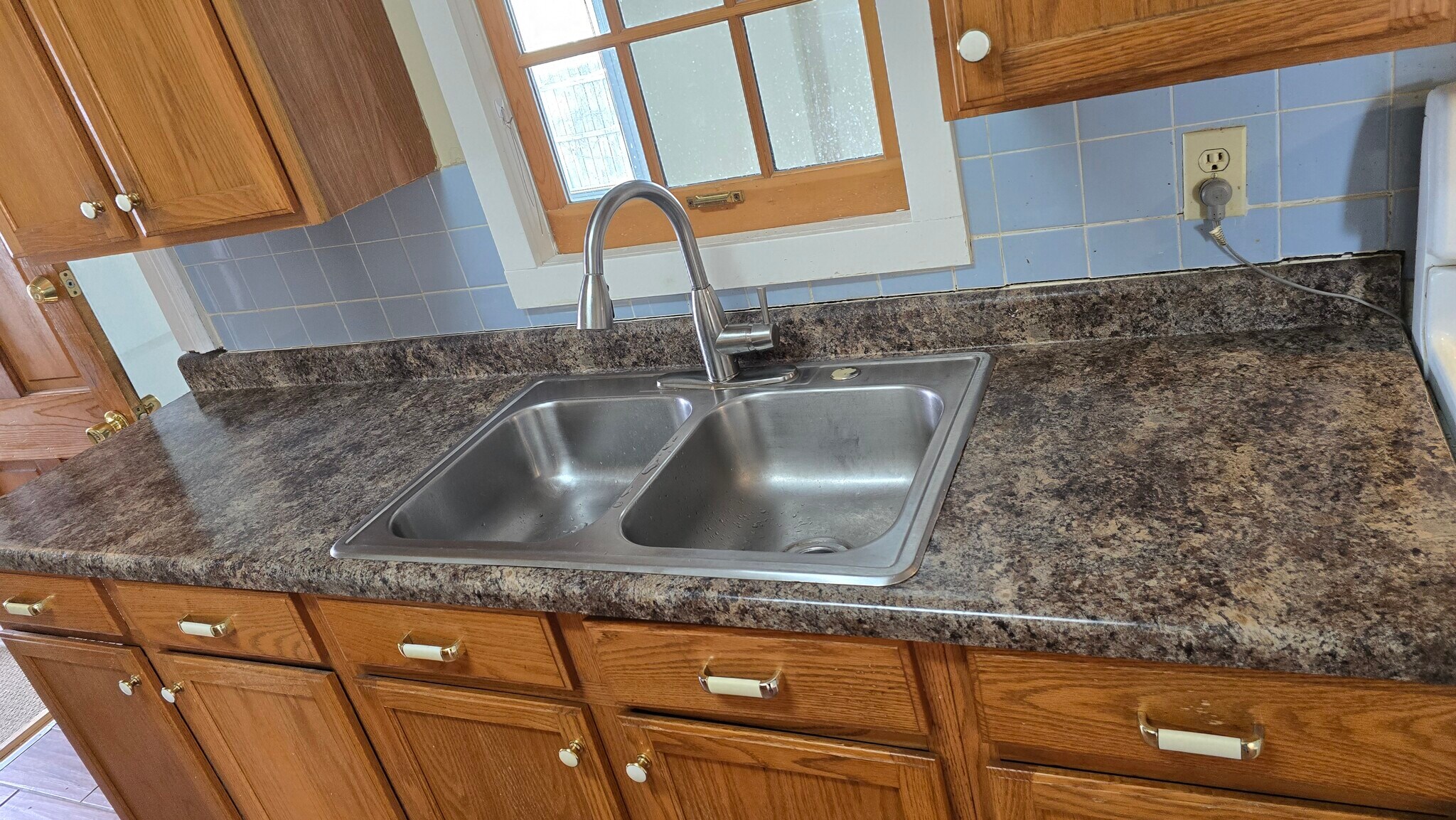 Many Tasteful Updates - 20 N Locust St