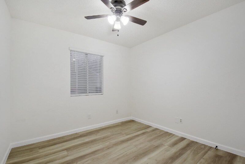 Building Photo - 6803 Woodhue Dr