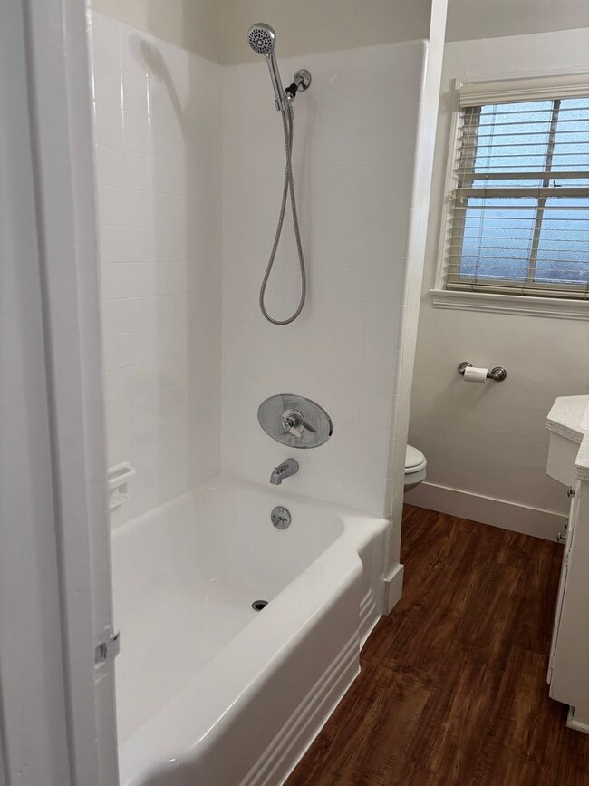 Building Photo - Kester Ave, 5069-5071