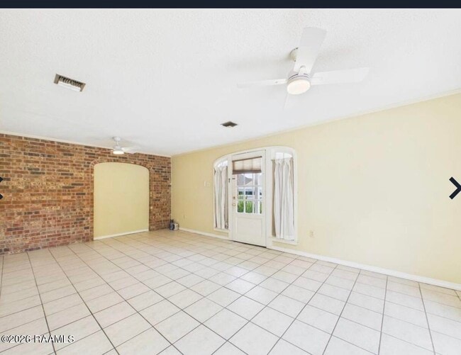 Building Photo - 107 Guillot Rd