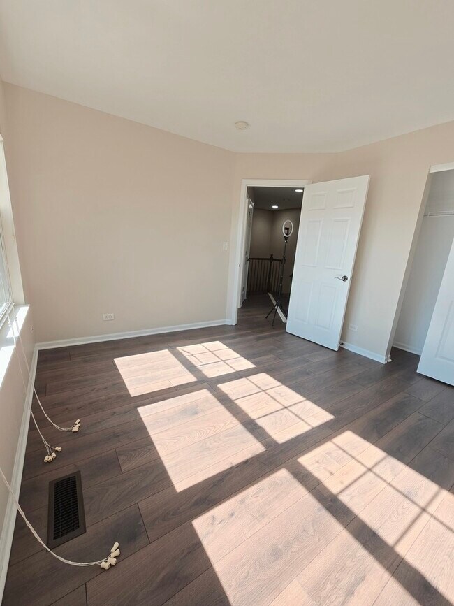 Building Photo - 3401 Kentshire Cir