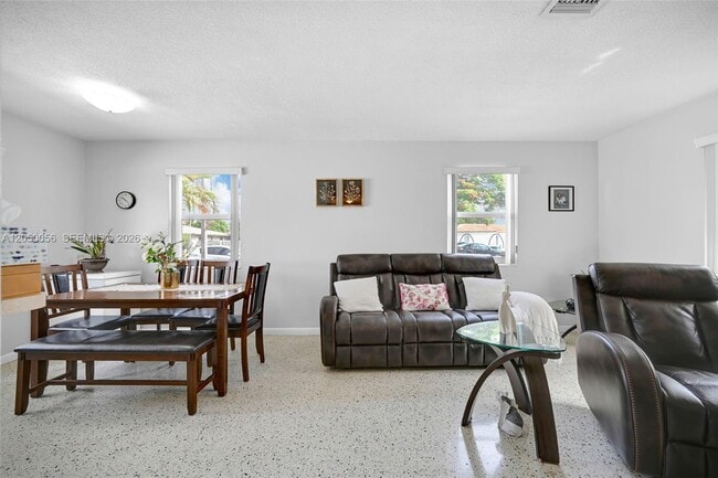 Building Photo - 9720 SW 37th Terrace