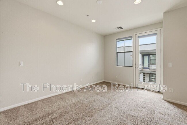 Building Photo - 2090 S Dorsey Ln