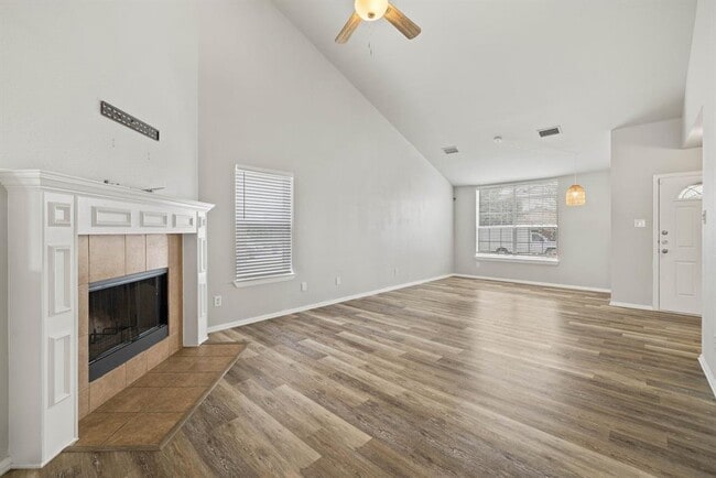 Building Photo - 711 Sugar Brook Dr