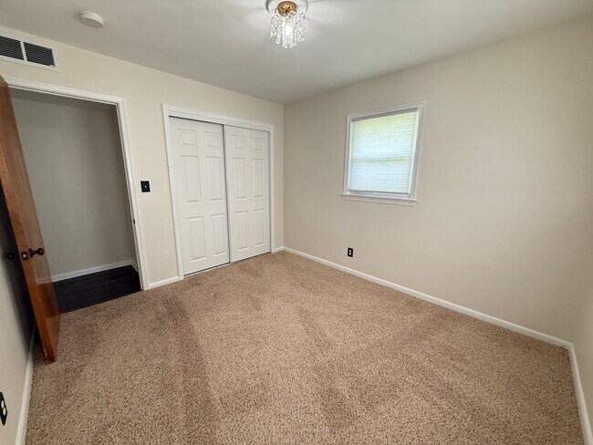 Building Photo - 3405 Elkton Dr