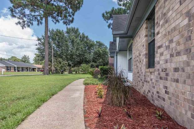 Building Photo - 4207 Cherry Laurel Dr