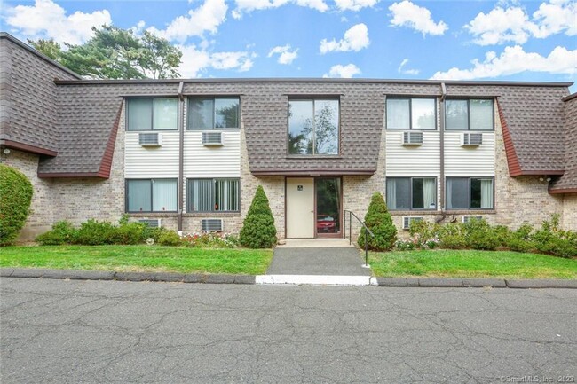 Primary Photo - 255 Strawberry Hill Ave