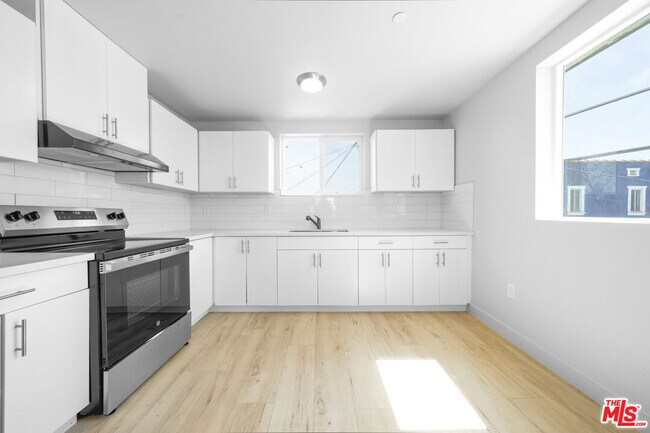 Building Photo - 238 W 84th Pl