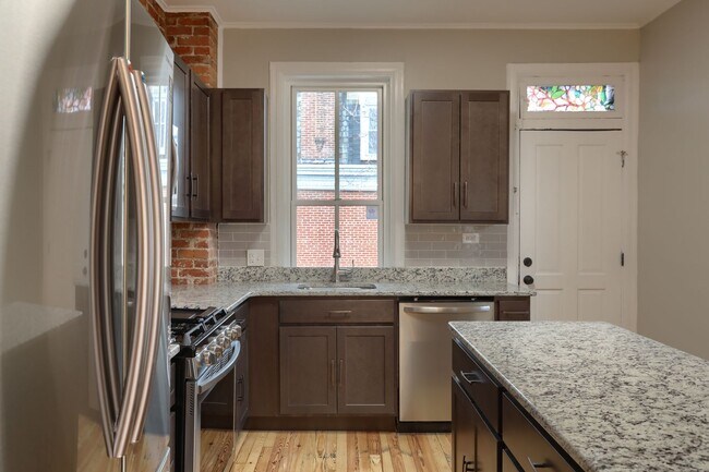 Building Photo - 206 Reily St