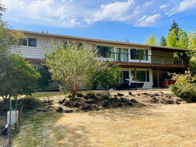 Building Photo - Beautifully Remodeled 5 Bed 2.75 Bath Home in Eastgate