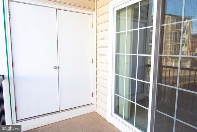 Building Photo - 23548 Hopewell Manor Terrace