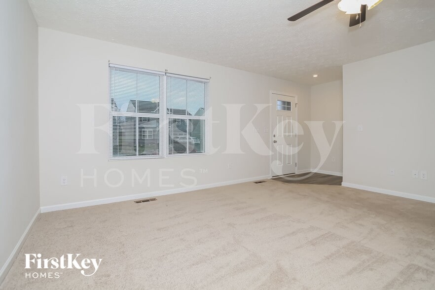 Building Photo - 1952 Lake Crest Dr