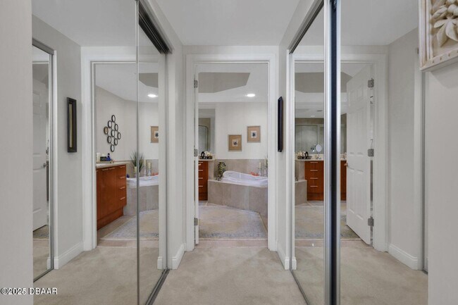 Building Photo - 231 Riverside Dr