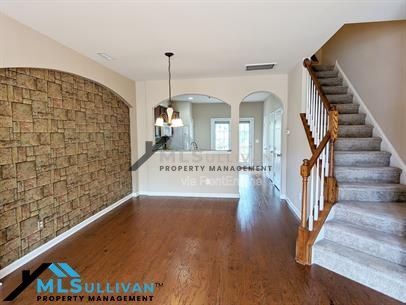 Building Photo - 100 Stratford Lakes Dr