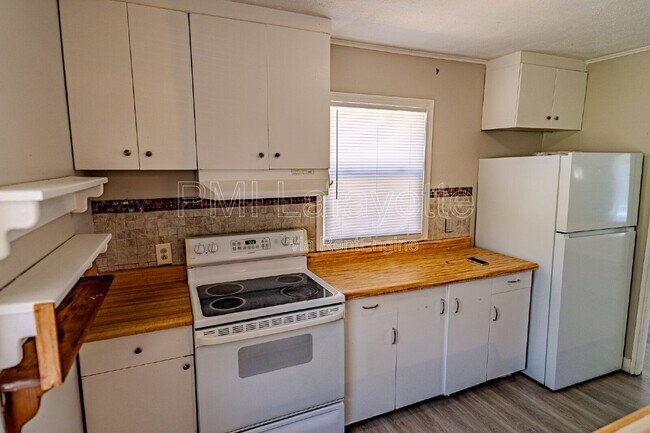 Building Photo - 3302 Longlois Dr