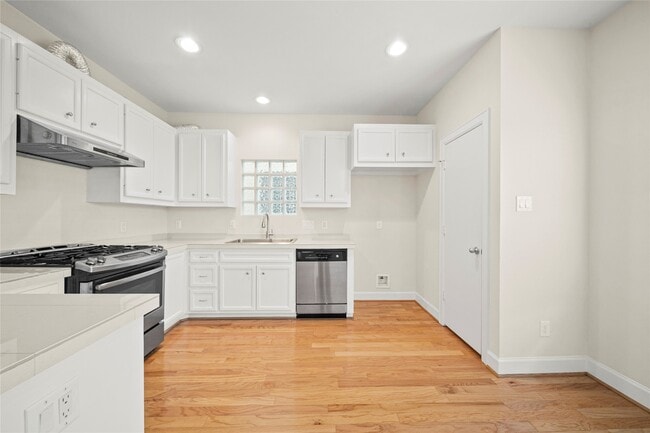 Building Photo - 3726 Main Poplar Dr