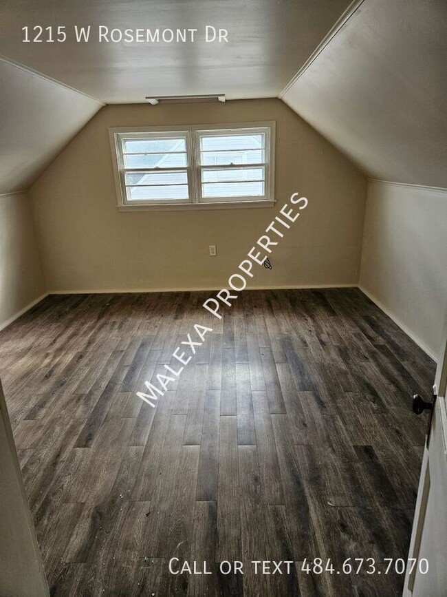 Building Photo - 1215 W Rosemont Dr