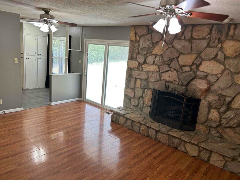 Building Photo - 98 Nebraska Ave