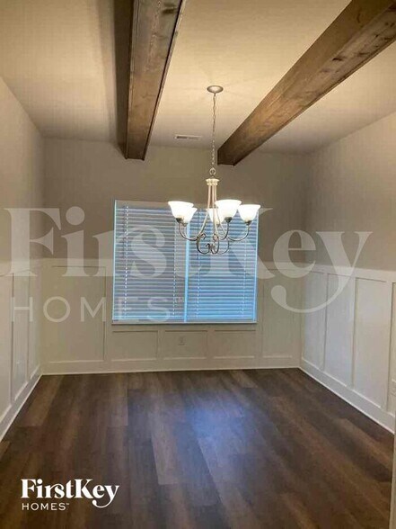 Building Photo - 215 Cheshire Dr