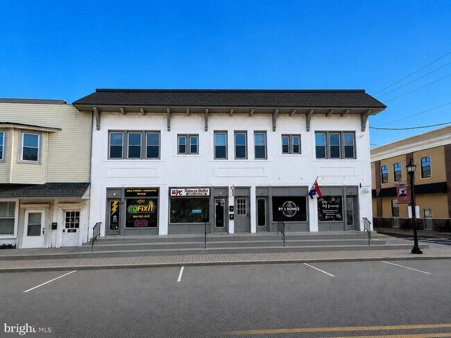 Building Photo - 20 W High St