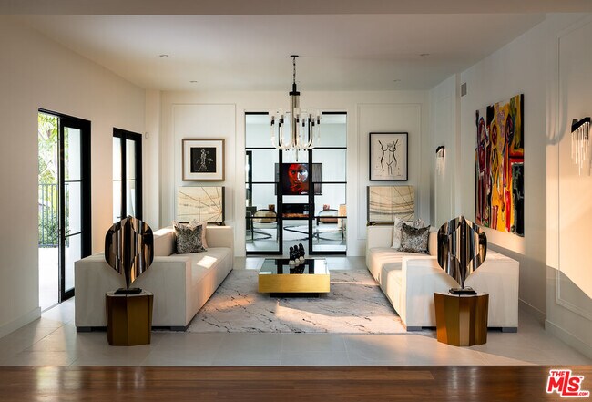 Building Photo - 5192 Parkway Calabasas
