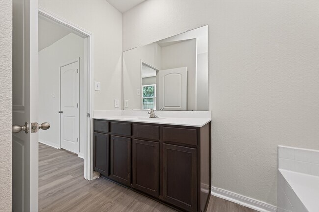 Building Photo - 10623 Lost aples Dr