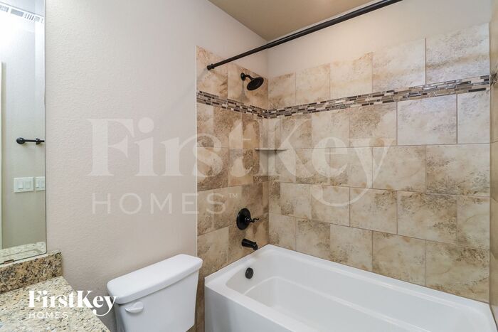 Building Photo - 1121 Marigold Dr