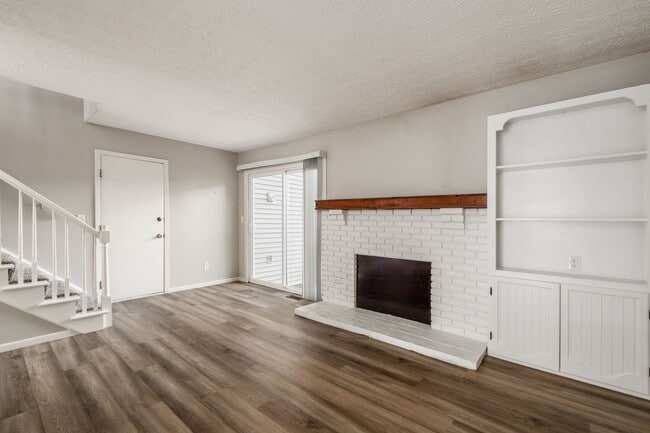 Building Photo - 7609 Seasons Dr