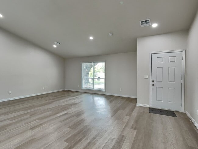 Building Photo - 4348 Spindletree Ln