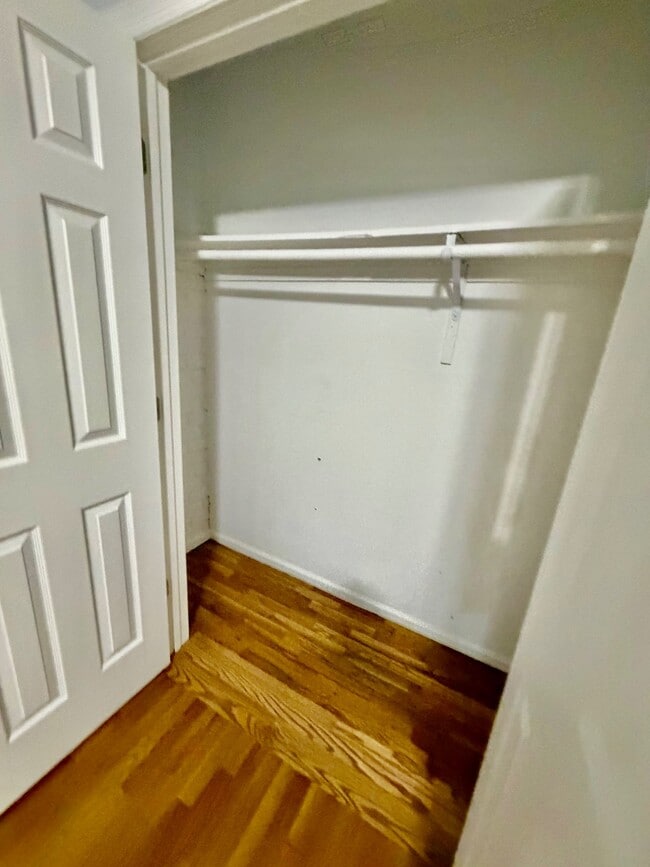 Building Photo - 115 Stonelea Pl