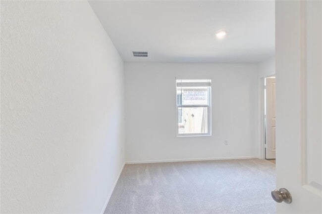 Building Photo - 105 Imola St